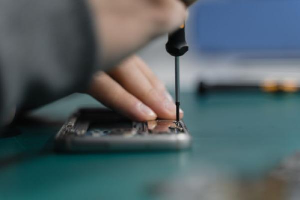 Faqe interneti për Riparim Telefonash & Kompjuterash